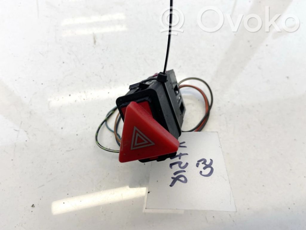 Skoda Octavia Mk1 (1U) Hazard light switch 