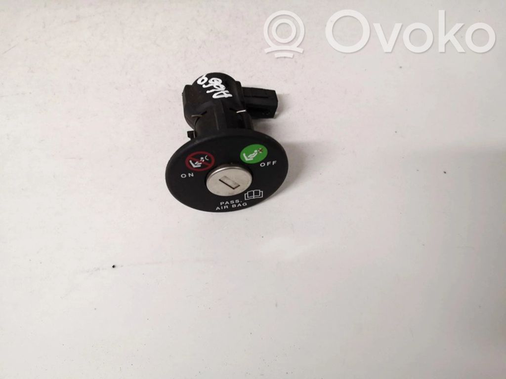 Alfa Romeo 147 Passenger airbag on/off switch 