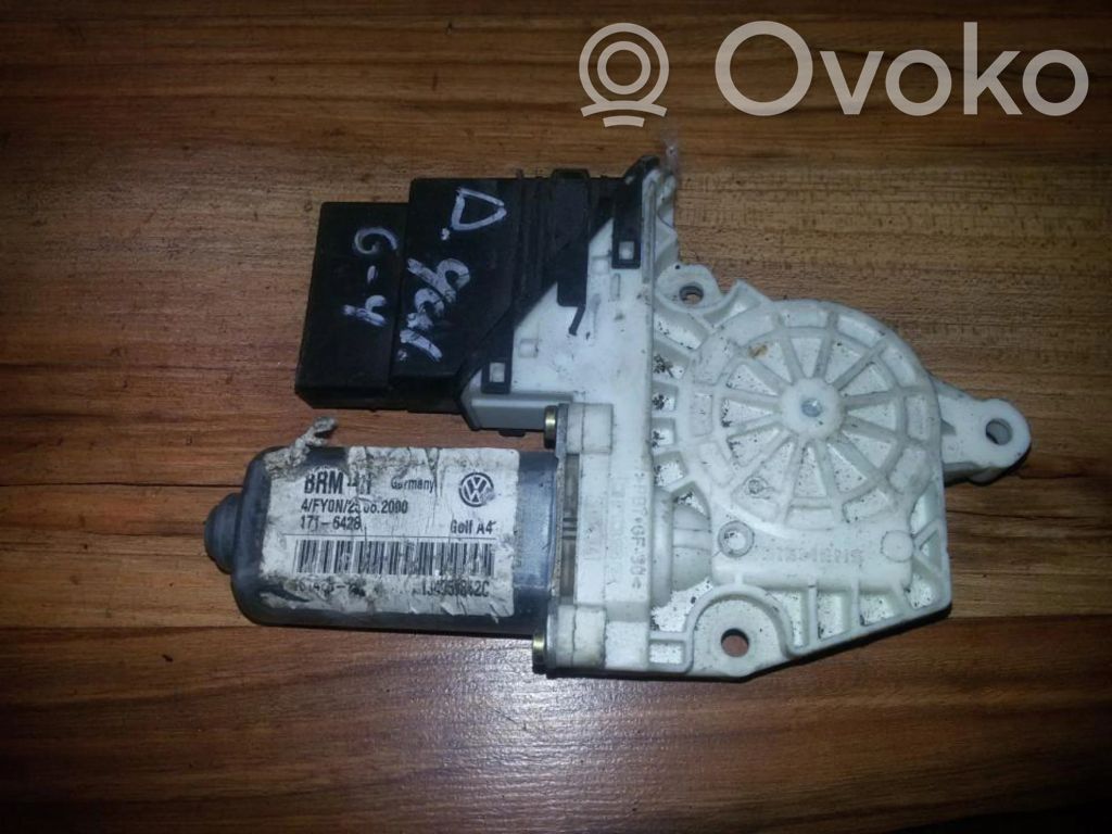 Volkswagen Golf IV Motor macara geam ușă spate 