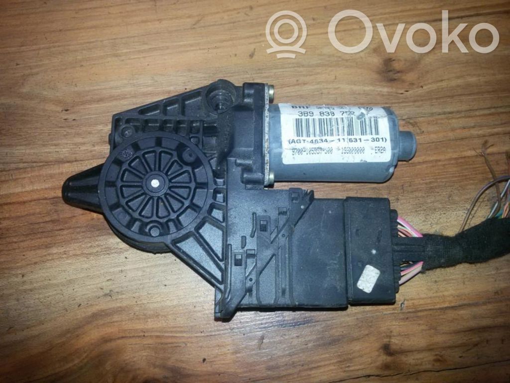 Volkswagen PASSAT B5 Motorino alzacristalli della portiera posteriore