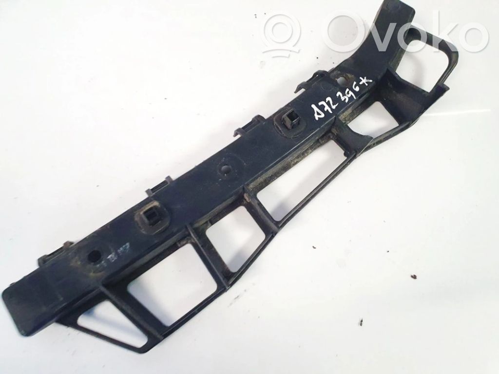 Hyundai i30 Suport montare bară spate