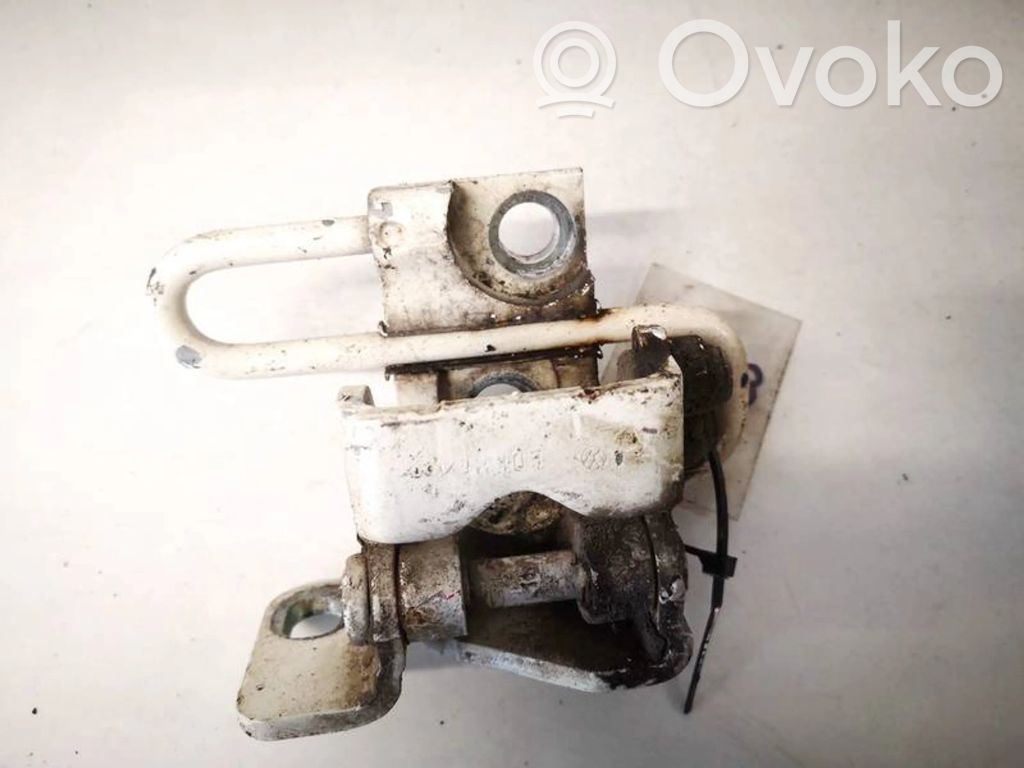 Volkswagen Golf V Cerniera inferiore della portiera posteriore
