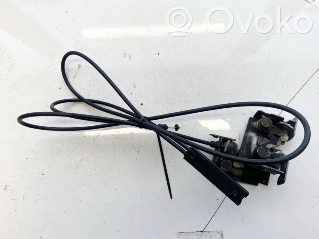 Konepellin lukituksen vastakappale   7115229,7115229