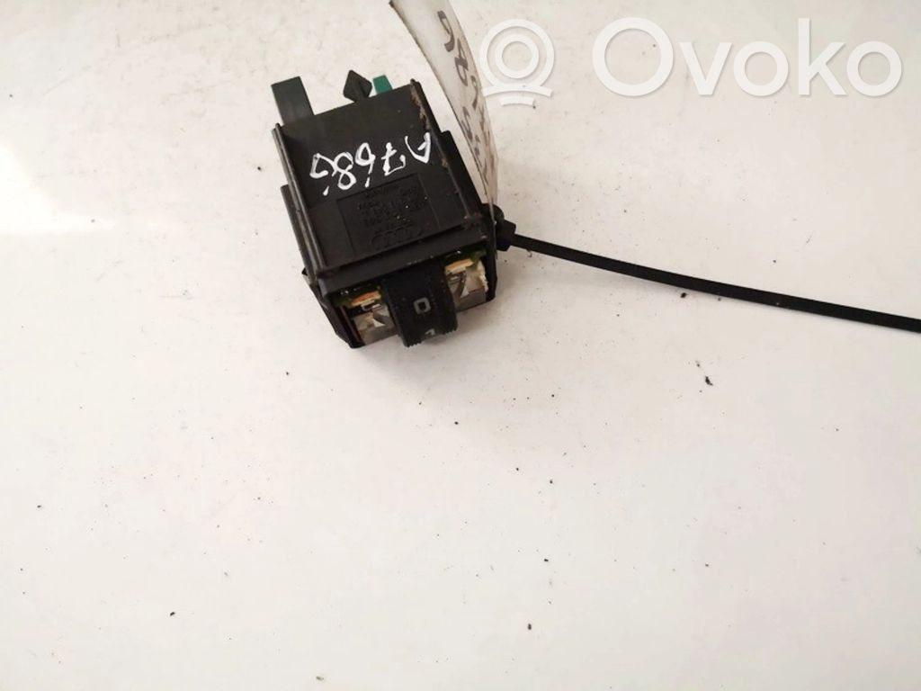 Audi A6 S6 C5 4B Comutator încălzire scaune 