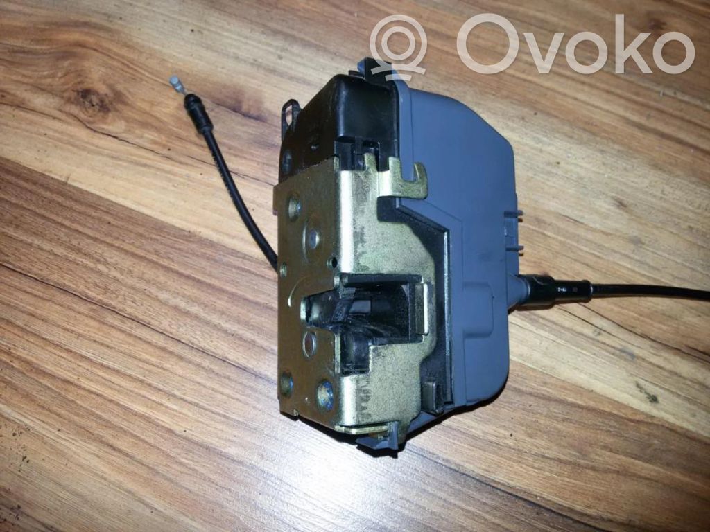Nissan Primera Takaoven lukko 