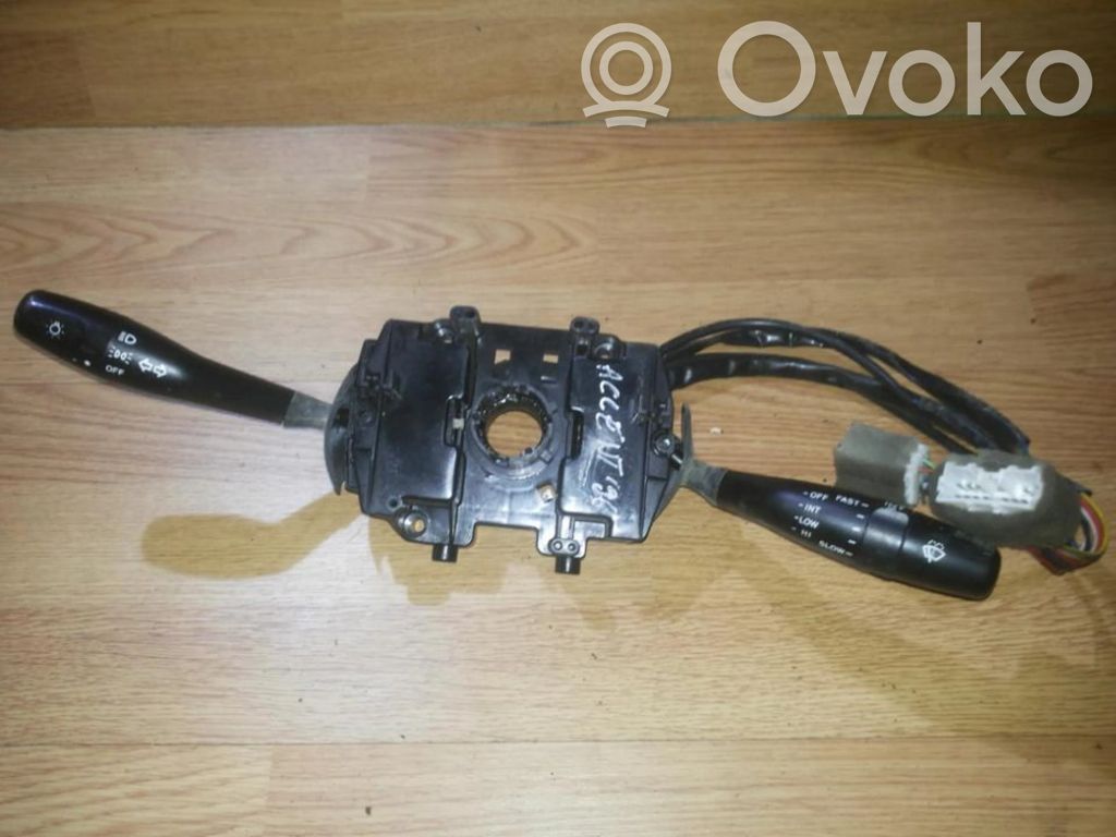 Hyundai Accent Commodo, commande essuie-glace/phare 