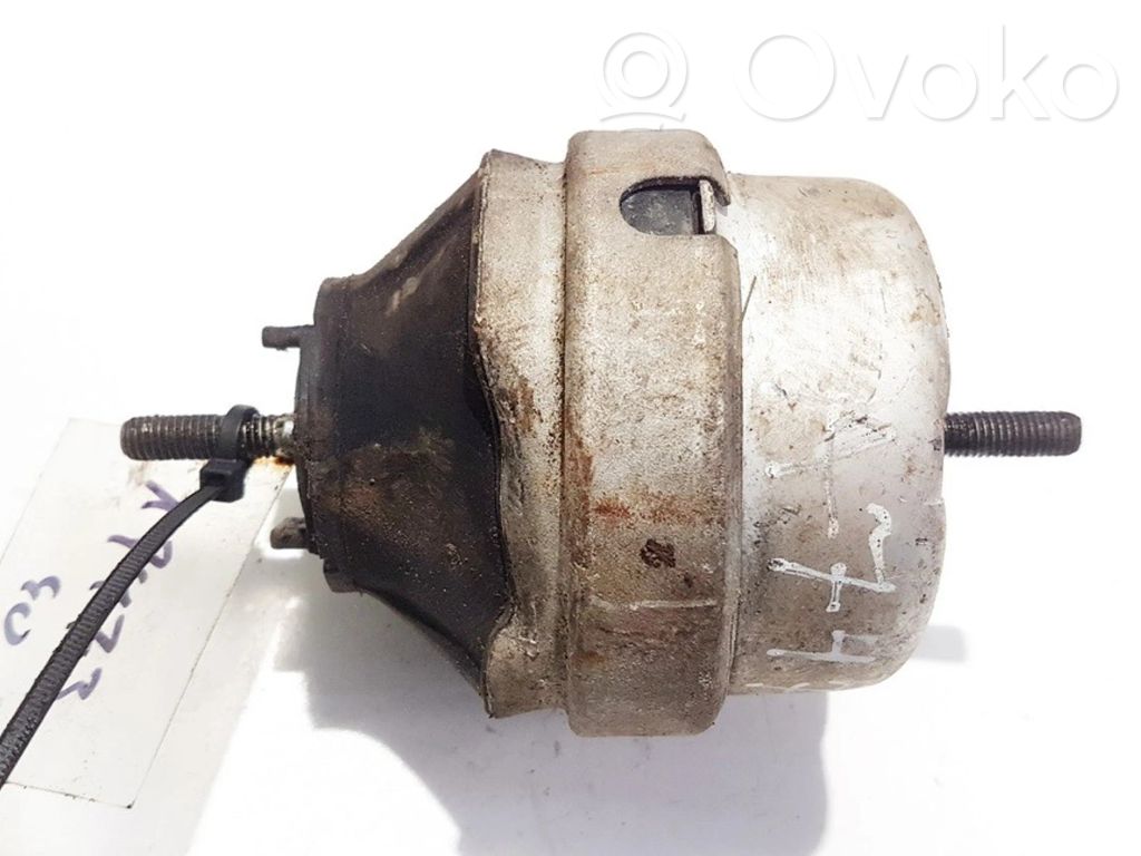 Skoda Superb B5 (3U) Engine mount bracket 