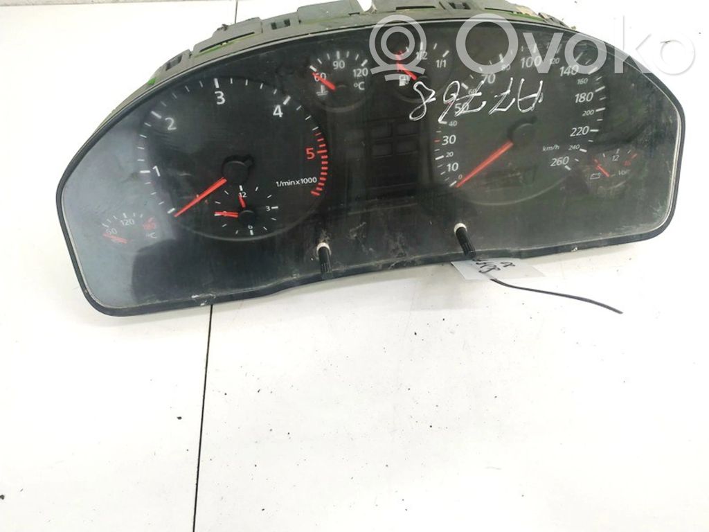 Audi A6 S6 C5 4B Nopeusmittari (mittaristo) 