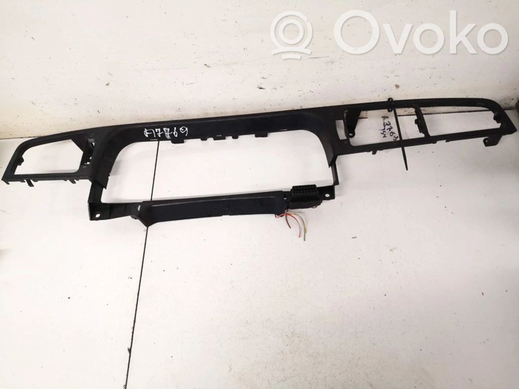 Volkswagen PASSAT B4 Moldura del panel 