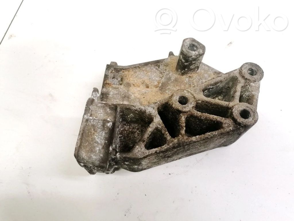 Renault Laguna I Engine mounting bracket 