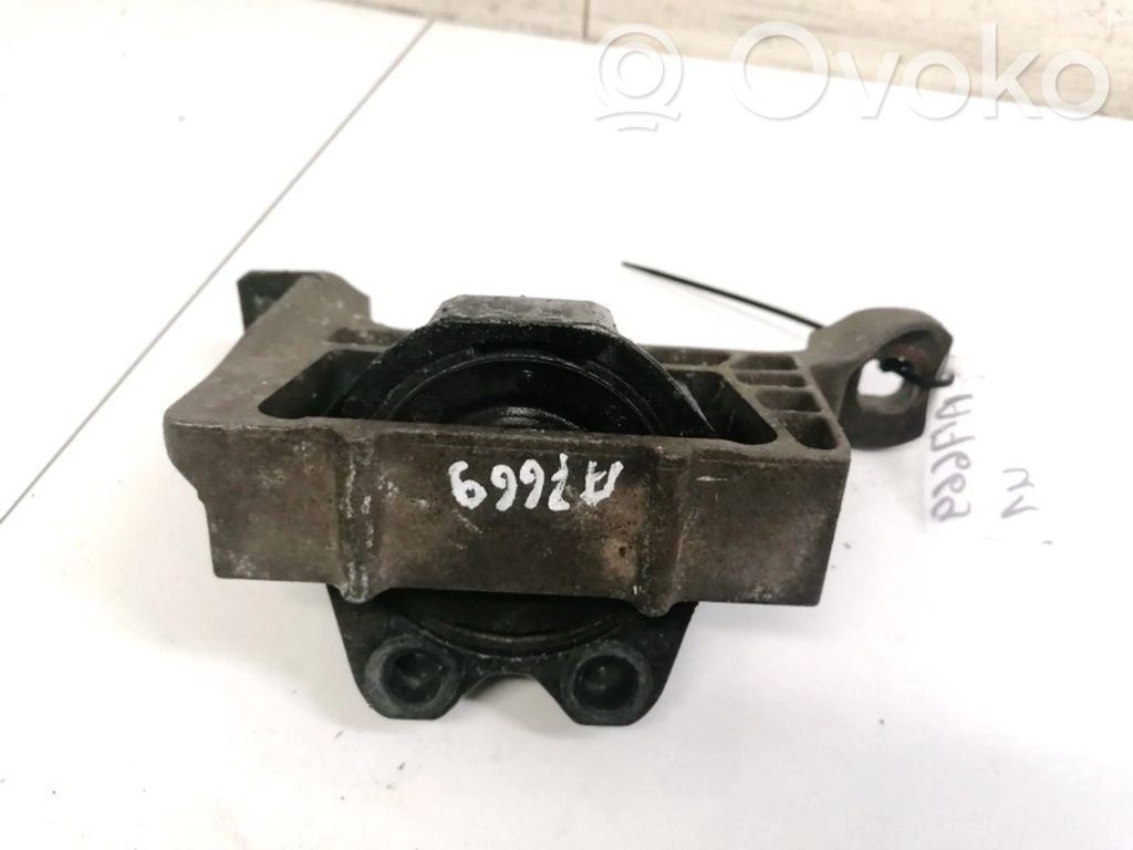 Ford Focus C-MAX Engine mount bracket 