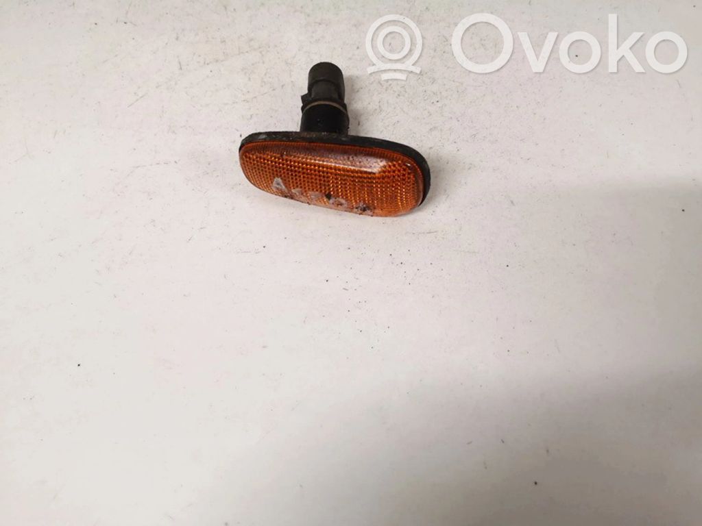 Opel Zafira A Indicatore di direzione del parafango anteriore 