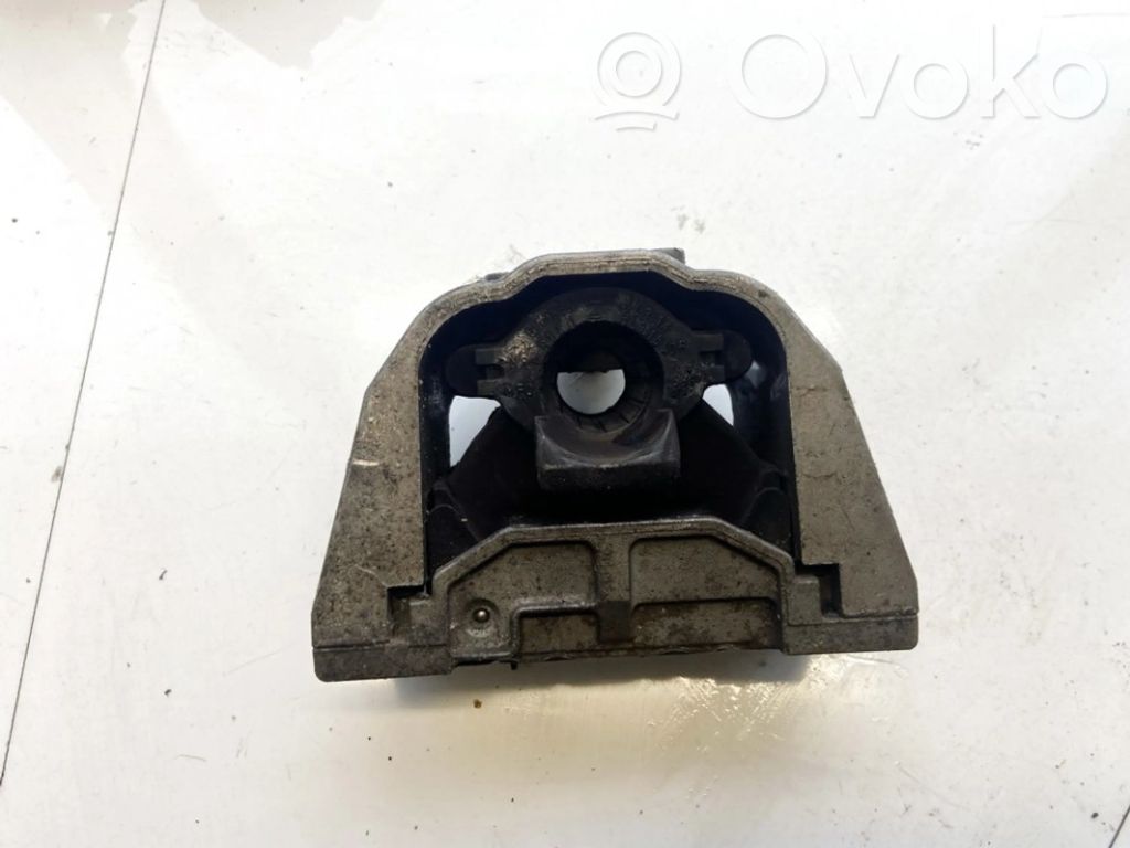 Volkswagen Golf IV Supporto di montaggio del motore