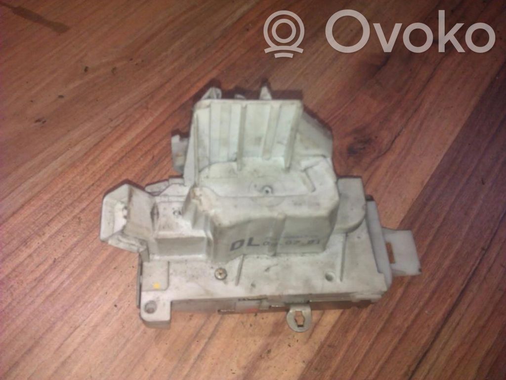 Ford Focus Priekšpusē slēdzene