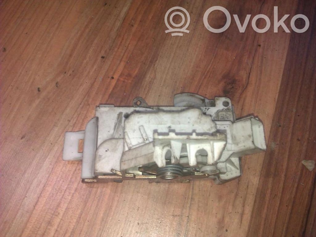 Ford Mondeo Mk III Serratura portiera anteriore 