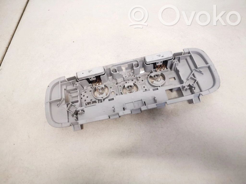 Volkswagen PASSAT B6 Lampă scaun spate 