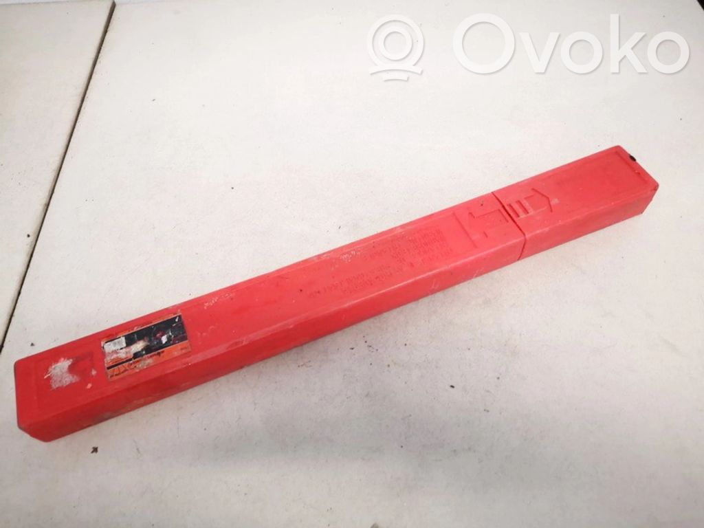 Triangle d'avertissement   27R031004,27R031004