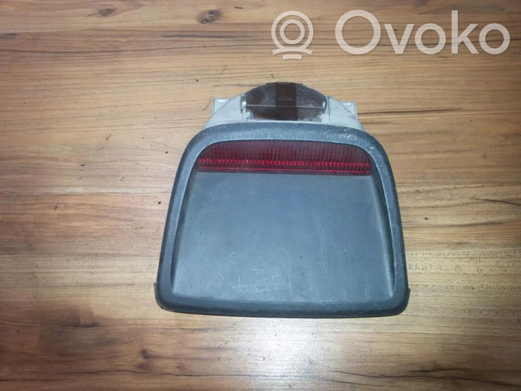 Nissan Primera Trzecie światło stop 