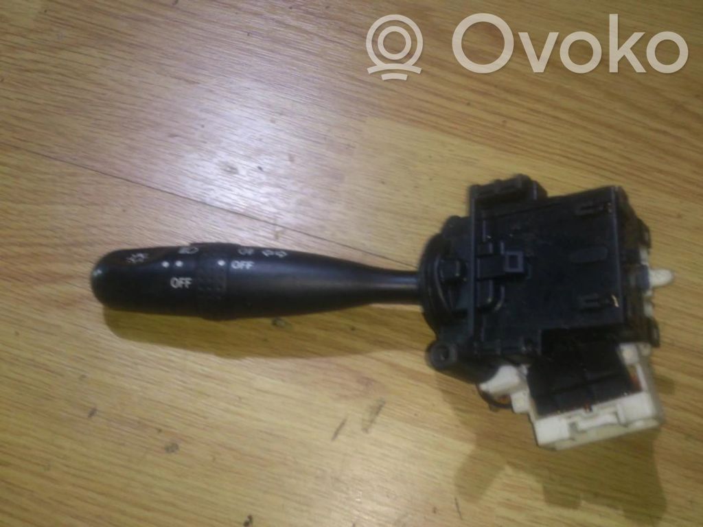 Toyota Yaris Manetă semnalizator 