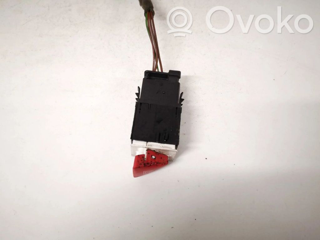 Volkswagen PASSAT B6 Botón interruptor de luz de peligro 