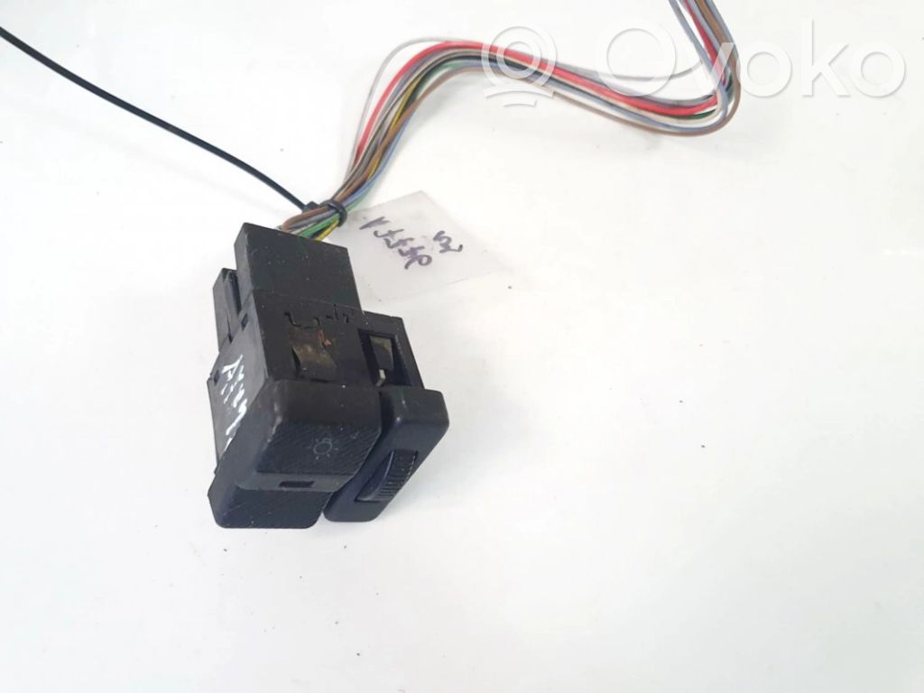 Volkswagen PASSAT B3 Interruttore luci 