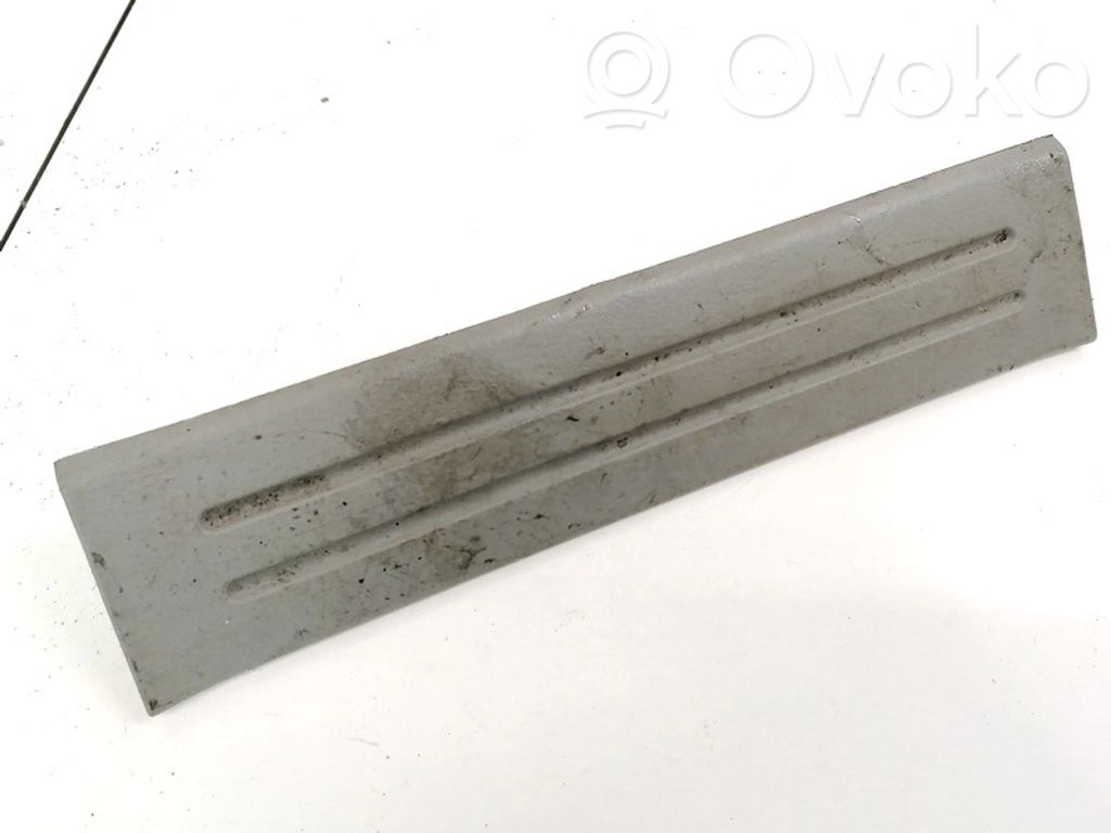 KIA Sorento Capac prag spate 
