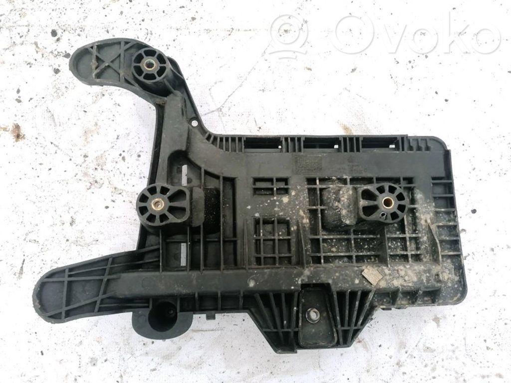Volkswagen Golf V Vassoio scatola della batteria