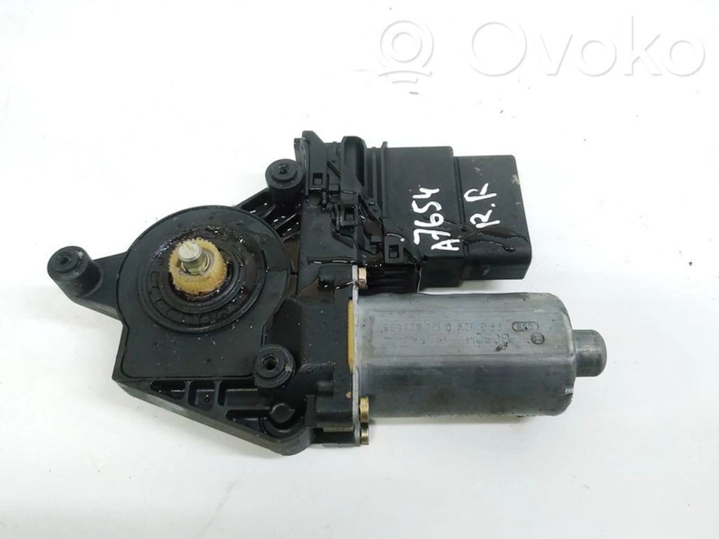 Volkswagen PASSAT B5 Motor macara geam ușă spate 