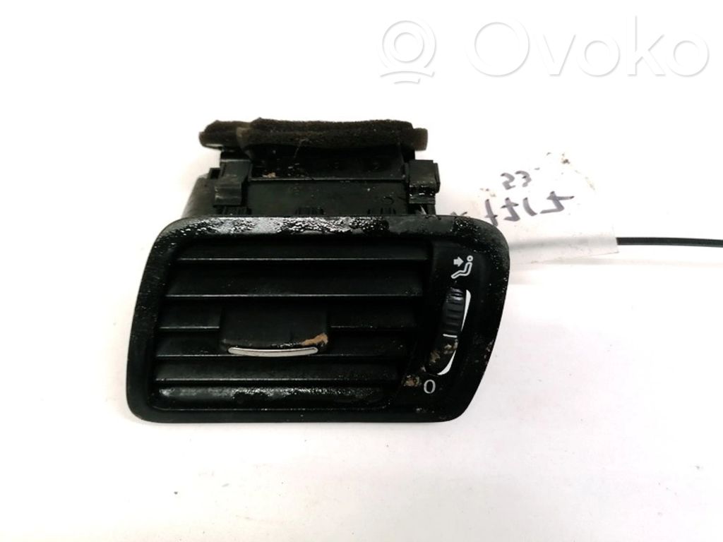 Volkswagen PASSAT B6 Griglia di ventilazione centrale cruscotto