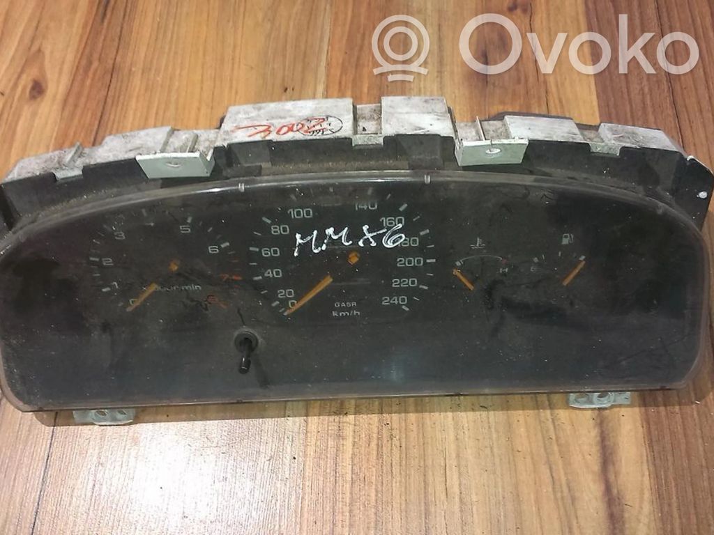 Mazda MX-6 Speedometer (instrument cluster) 