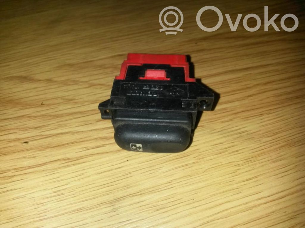 Interruptor del elevalunas eléctrico   047