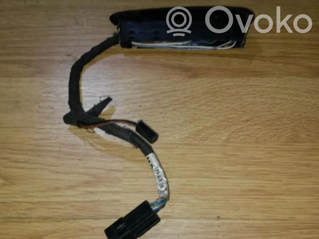 Electric window control switch   4670702,4670702