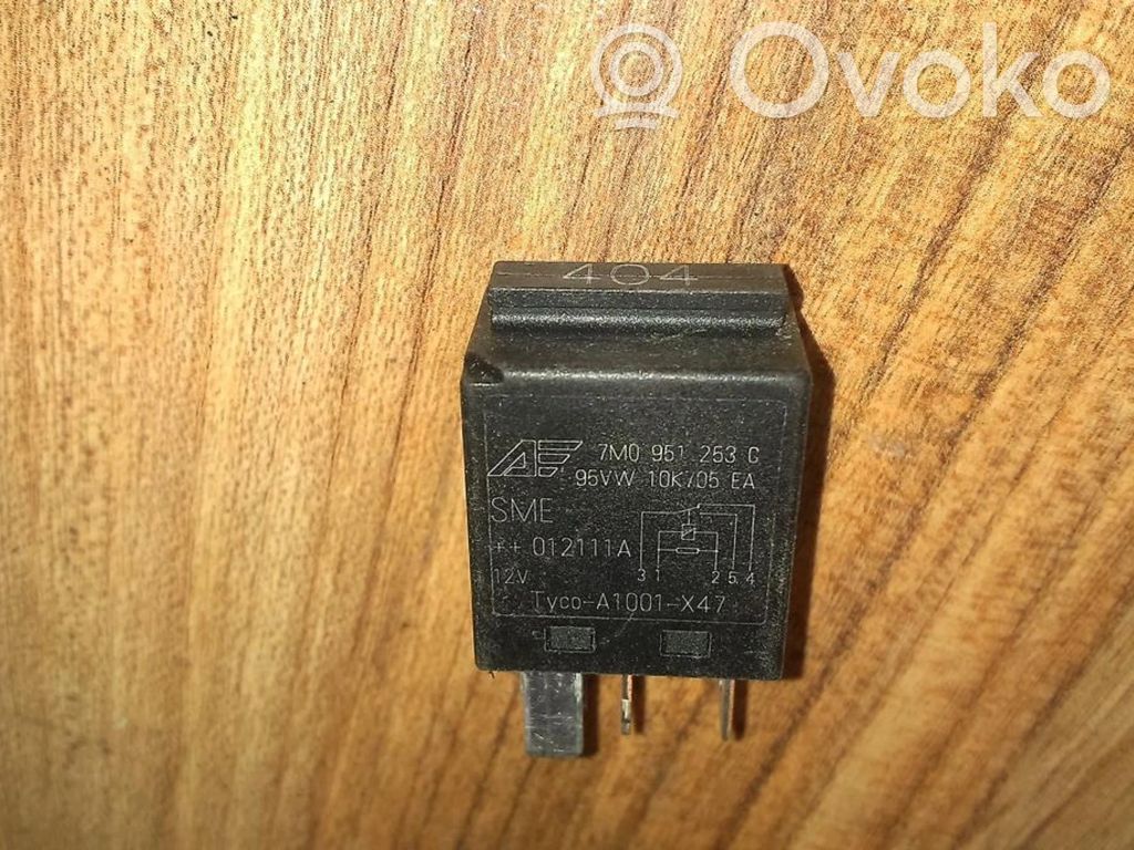 Sonstige Relais   7M0951253C,95VW10K705EA,7M0951253C,95VW10K705EA