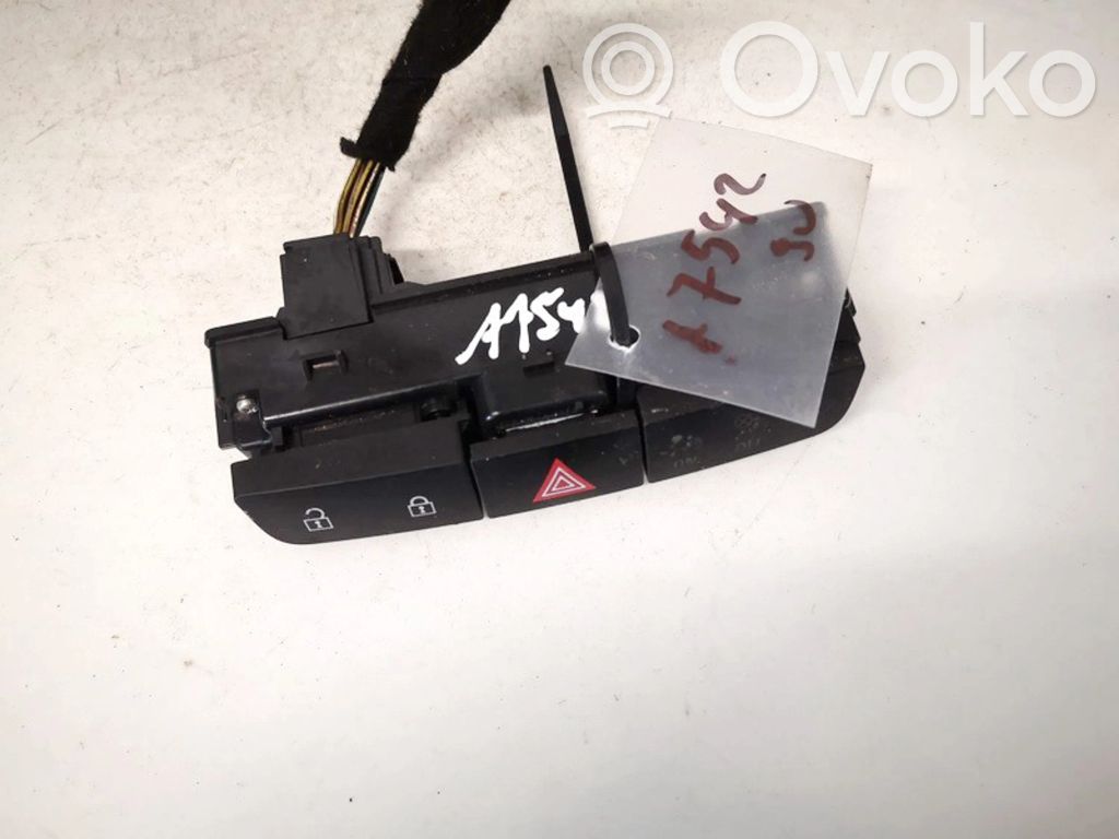 Botón interruptor de luz de peligro   13324594,13324594