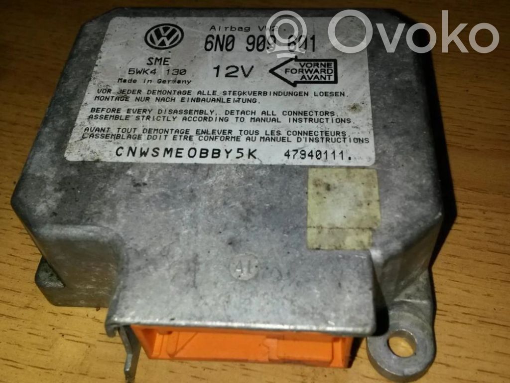 Volkswagen PASSAT B4 Unitate/modul de comandă airbaguri 