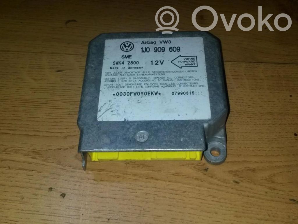 Volkswagen Golf IV Centralina/modulo airbag 