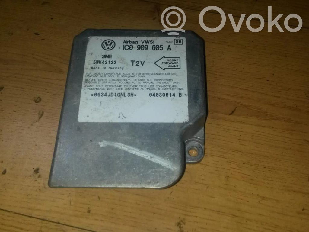 Volkswagen Golf IV Unitate/modul de comandă airbaguri 