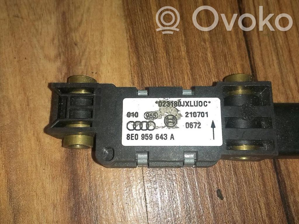 Senzor impact/declanșare airbag   8E0959643A,8E0959643A