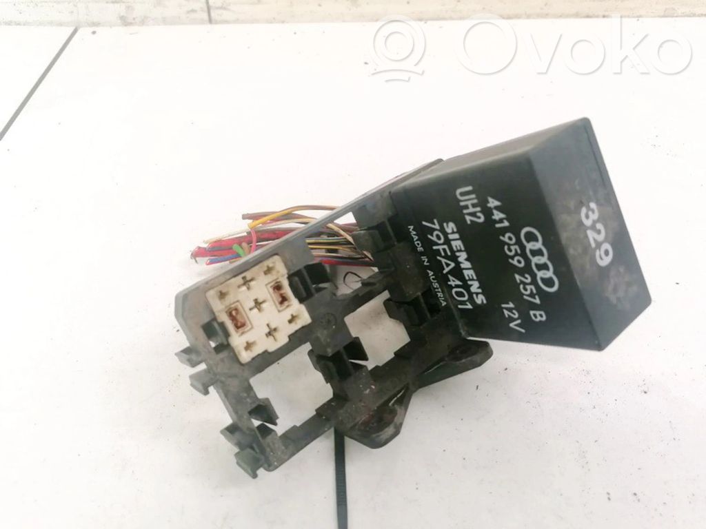 Audi A6 S6 C4 4A Juego de caja de fusibles 