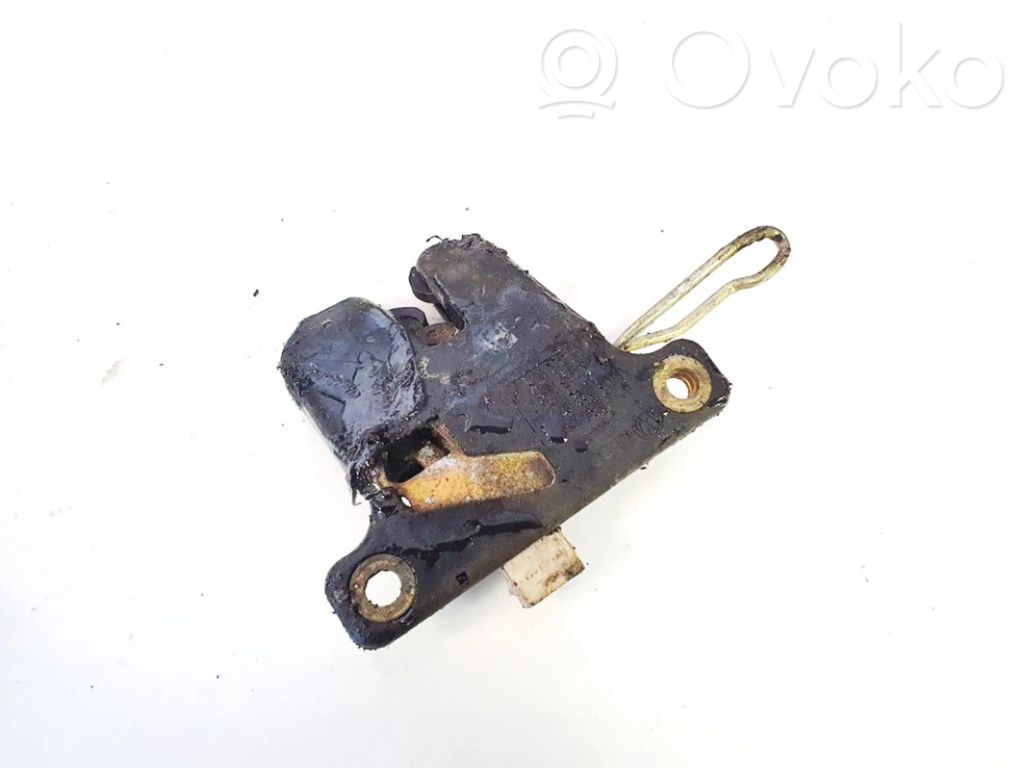 Volkswagen PASSAT B5 Blocco/chiusura/serratura del portellone posteriore/bagagliaio