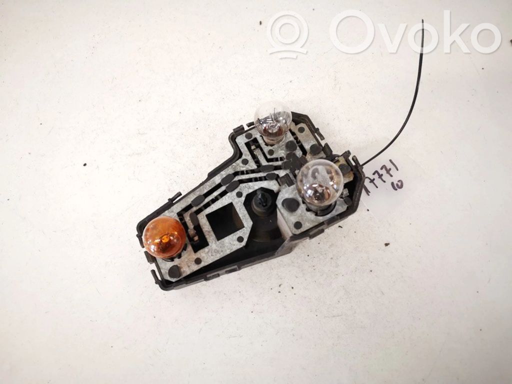 Takavalon polttimon suojan pidike   95VW13N004EA,95VW13N004EA