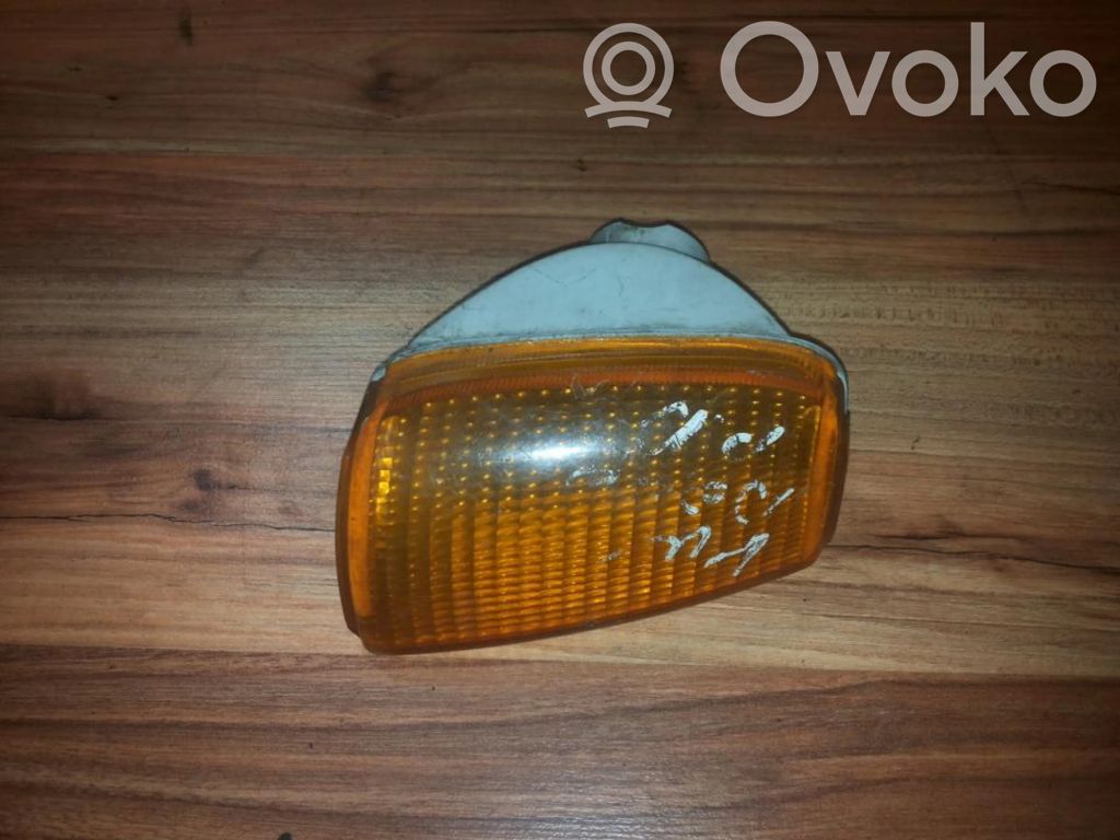 Volkswagen Polo II 86C 2F Frontblinker 