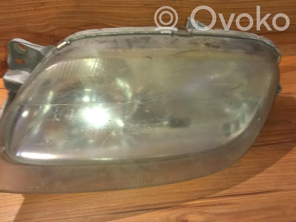 Mazda 323 Faro/fanale