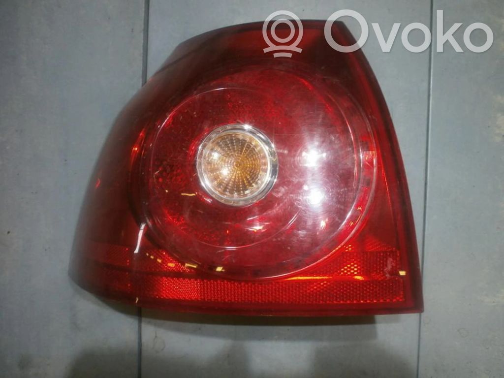 Volkswagen Golf V Luci posteriori 