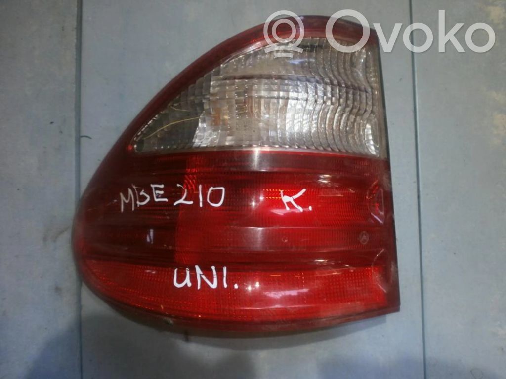 Mercedes-Benz E W210 Lampă spate în caroserie 