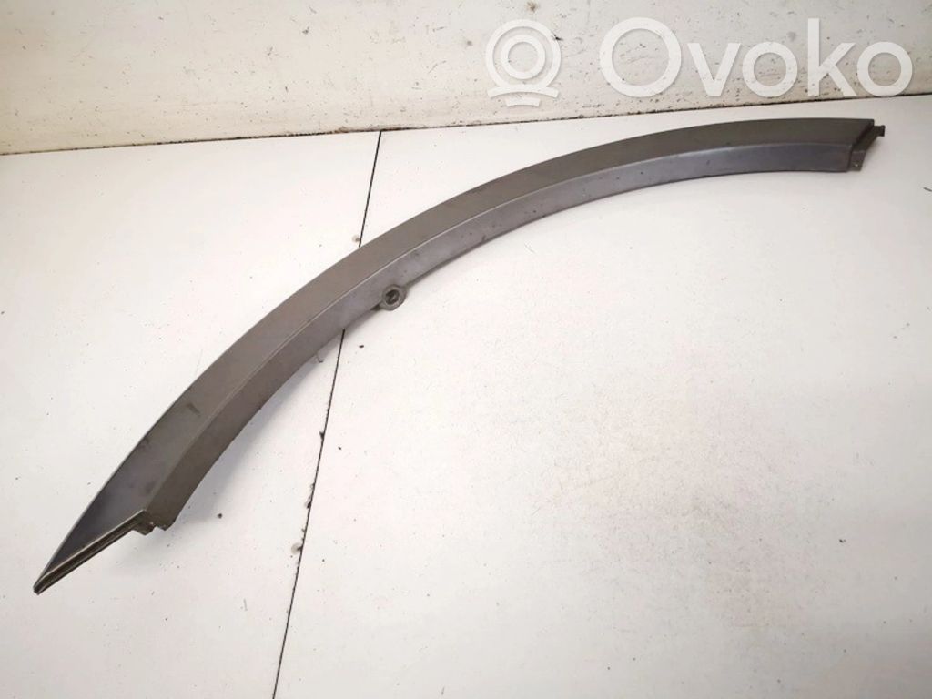 Moldura de la aleta trasera