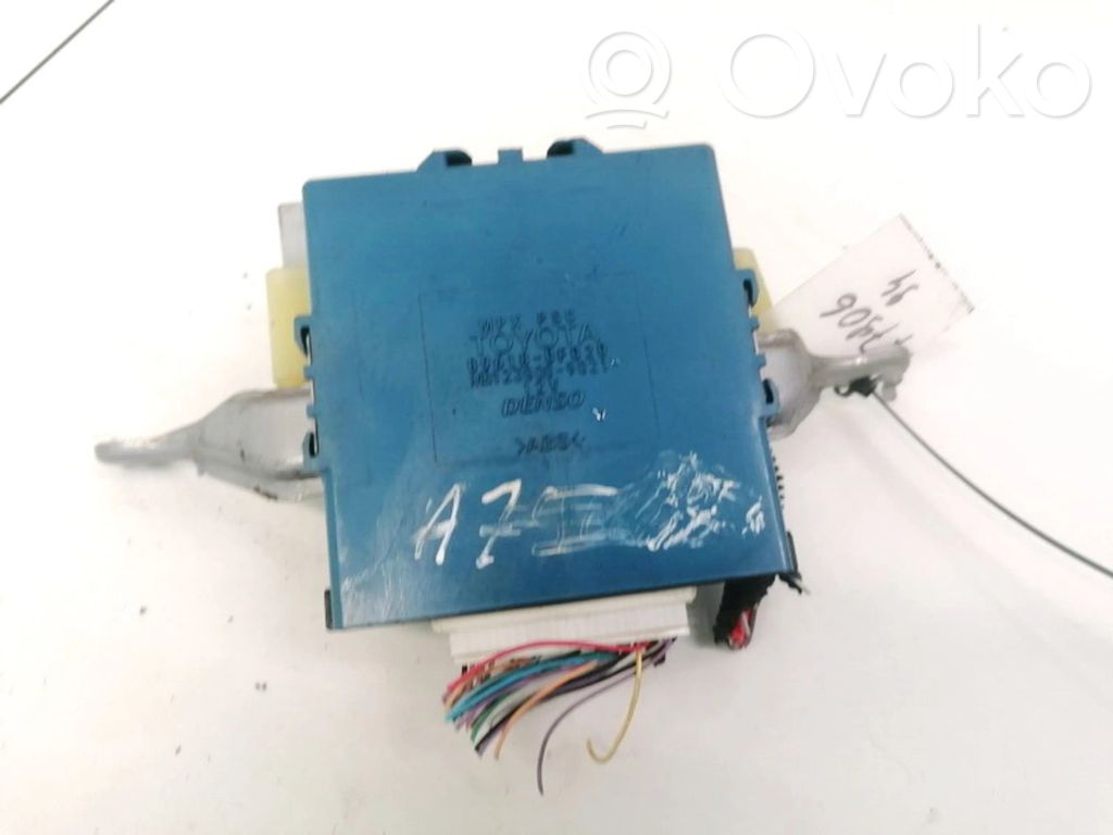 Toyota Corolla Verso AR10 Module confort 