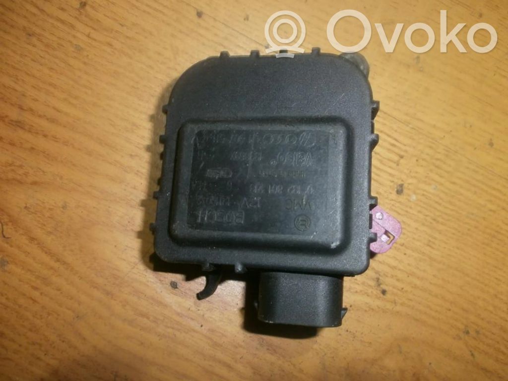 Volkswagen PASSAT B5.5 Motor/actuator clapetă aer 