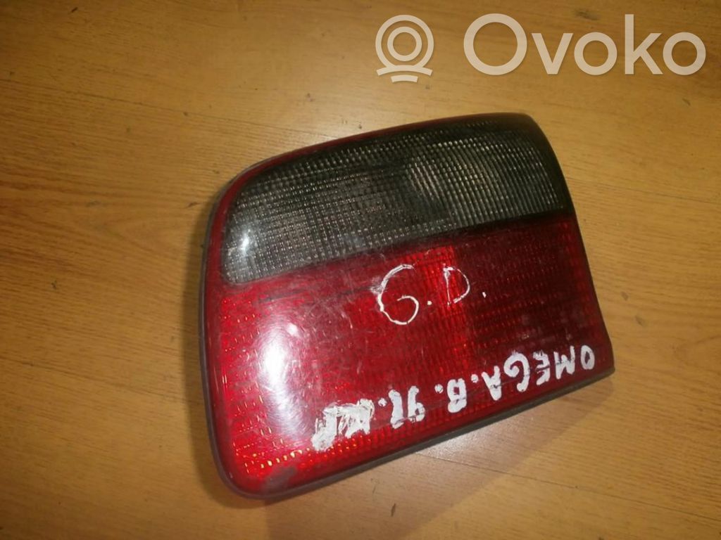 Opel Omega B1 Luci posteriori del portellone del bagagliaio 