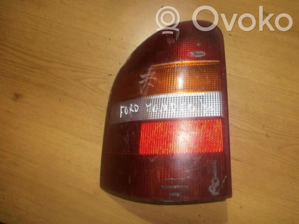 Ford Mondeo MK II Lampă spate în caroserie 